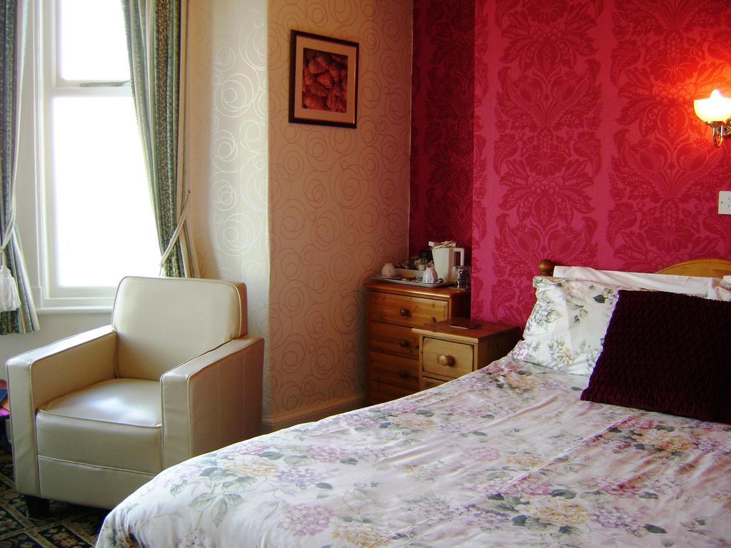 The Wharncliffe Hotel Scarborough Room photo